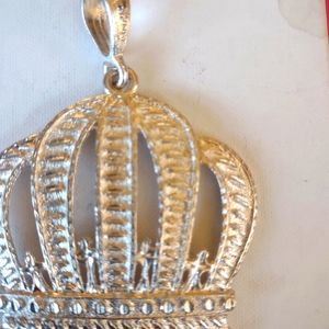 Silver and crystal crown. Wow I wasn't sure what I thought of this at first but
